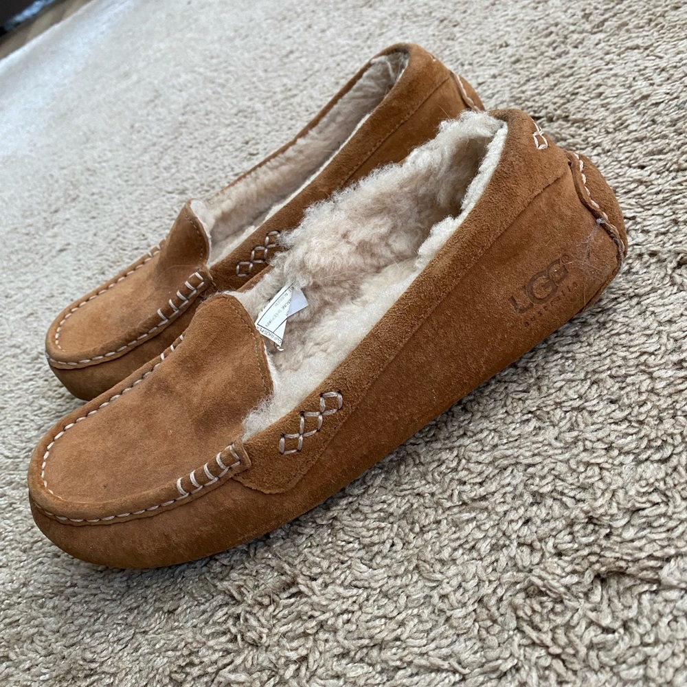Women’s UGG slippers